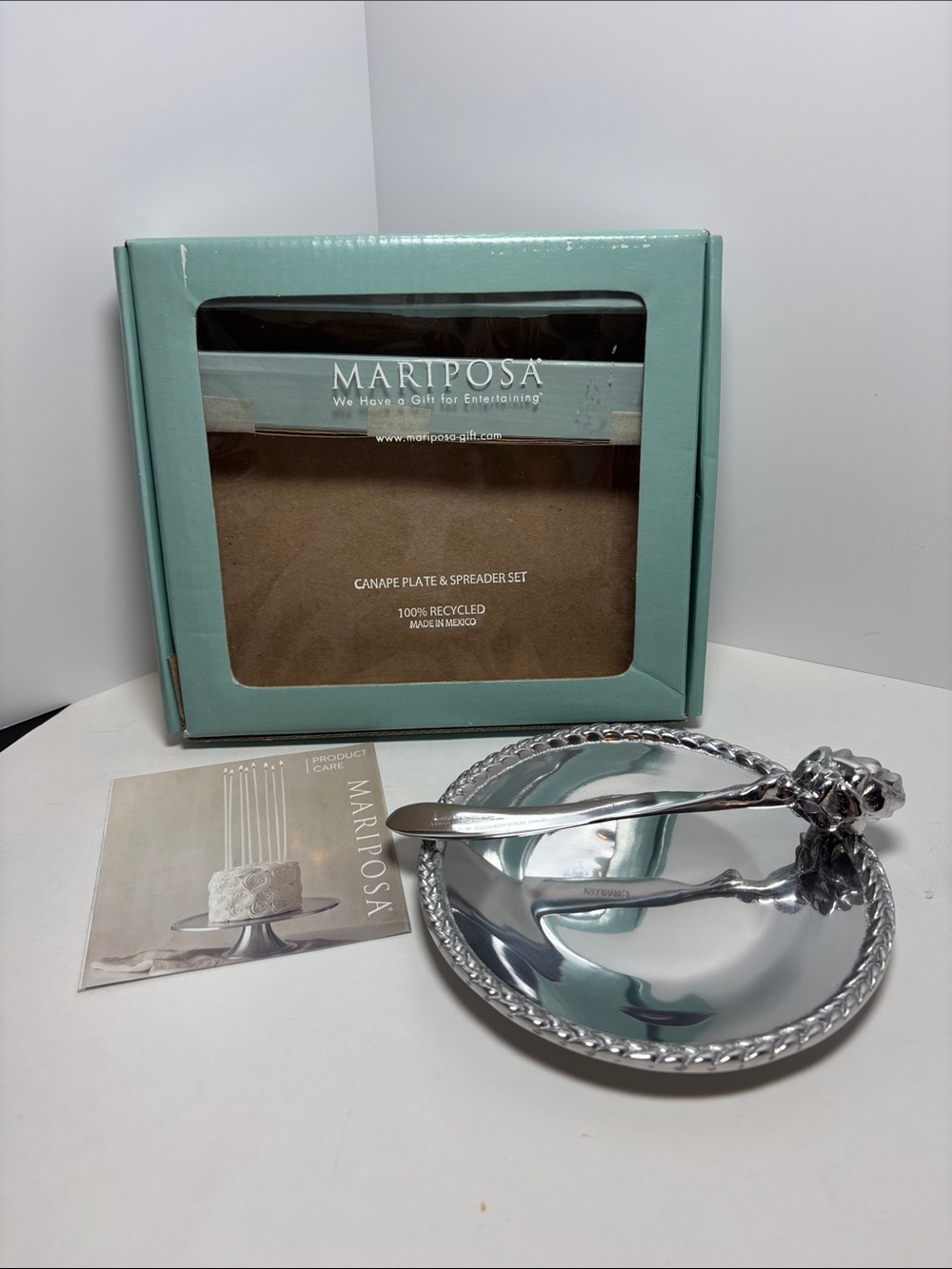 Mariposa Canapé Plate and Spreader set.